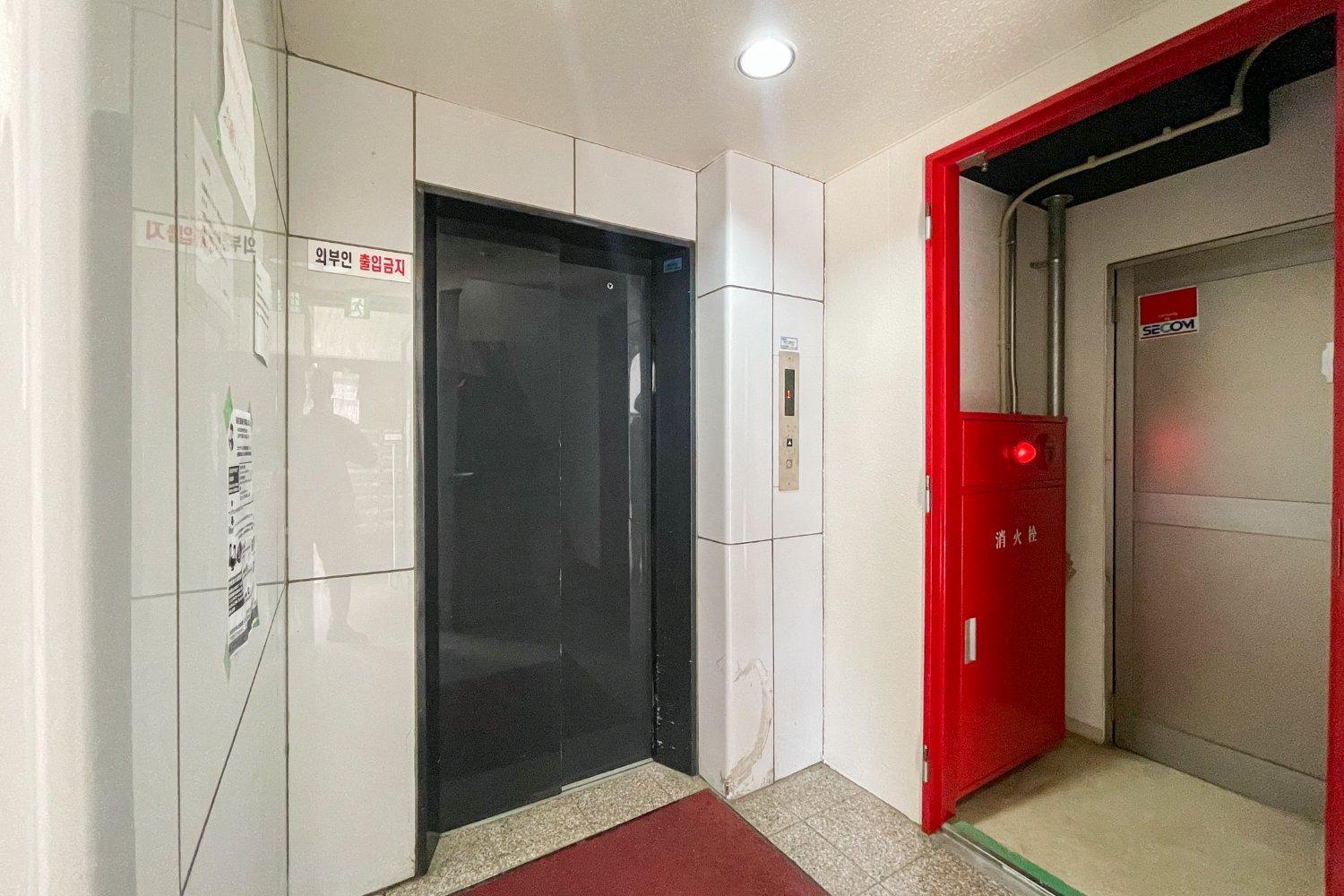 Osaka House Honkan Exterior foto